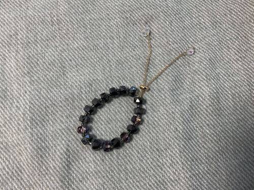 Bracelet en verre fermoir or violette 