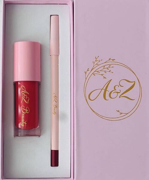 Lipgloss and lipliner set 