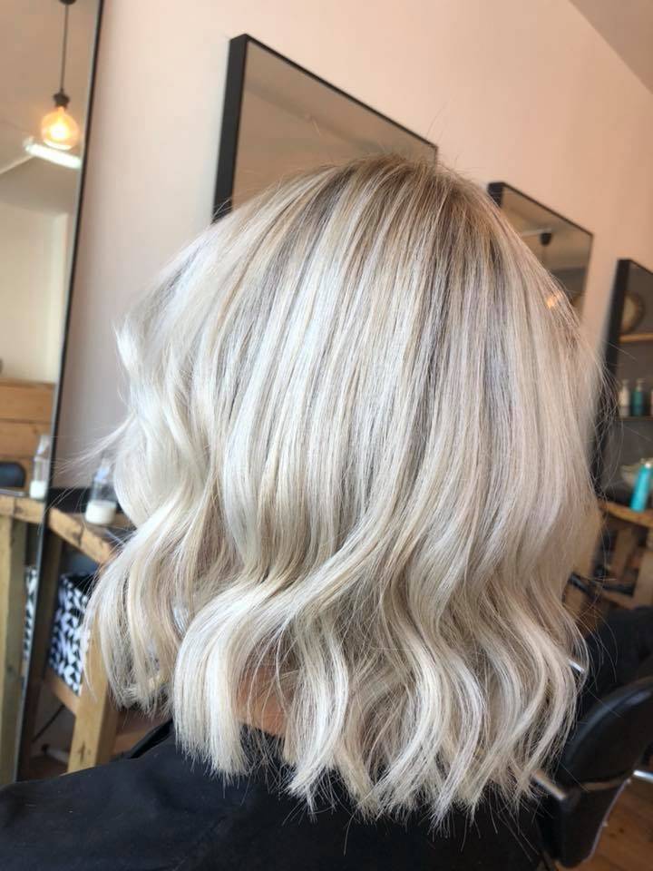 blonde blunt bob🤩