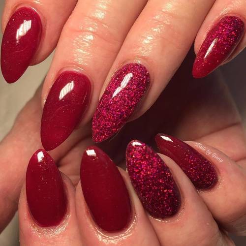 How beautiful do these look? #shiningclaws #nailsaddict #naildesigns #nails #glitter #red #nailsofinstagram #nailsonfleek #nailstagram