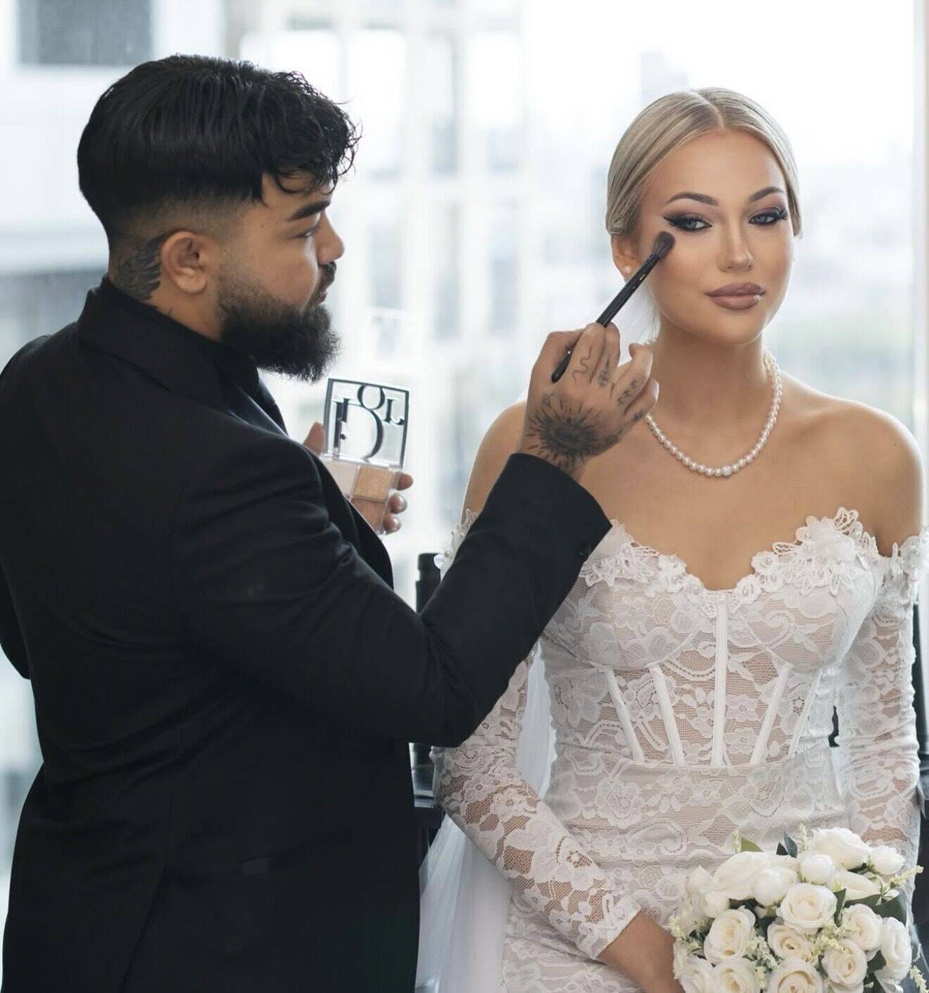 Women's Hairdresser &amp; Makeup Artist