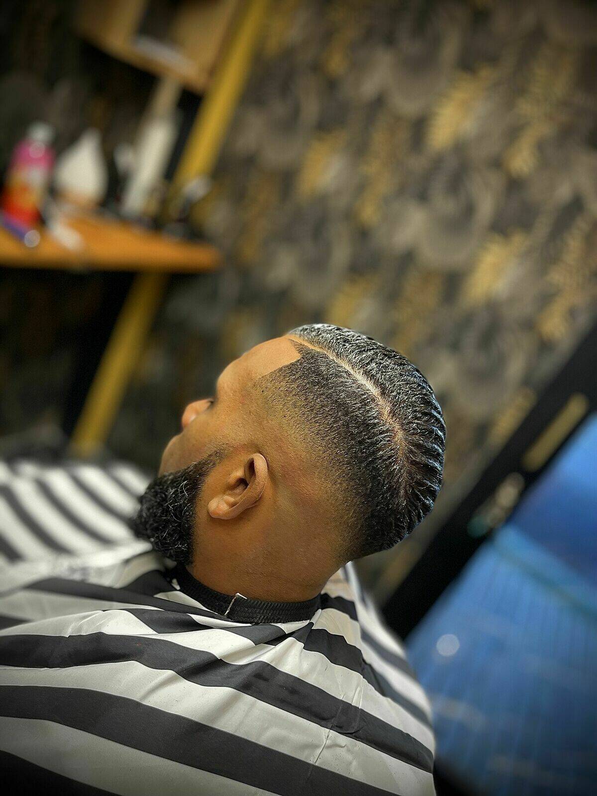 Formule dégradé rasoir + Barbe (Dégradé Américain)💈