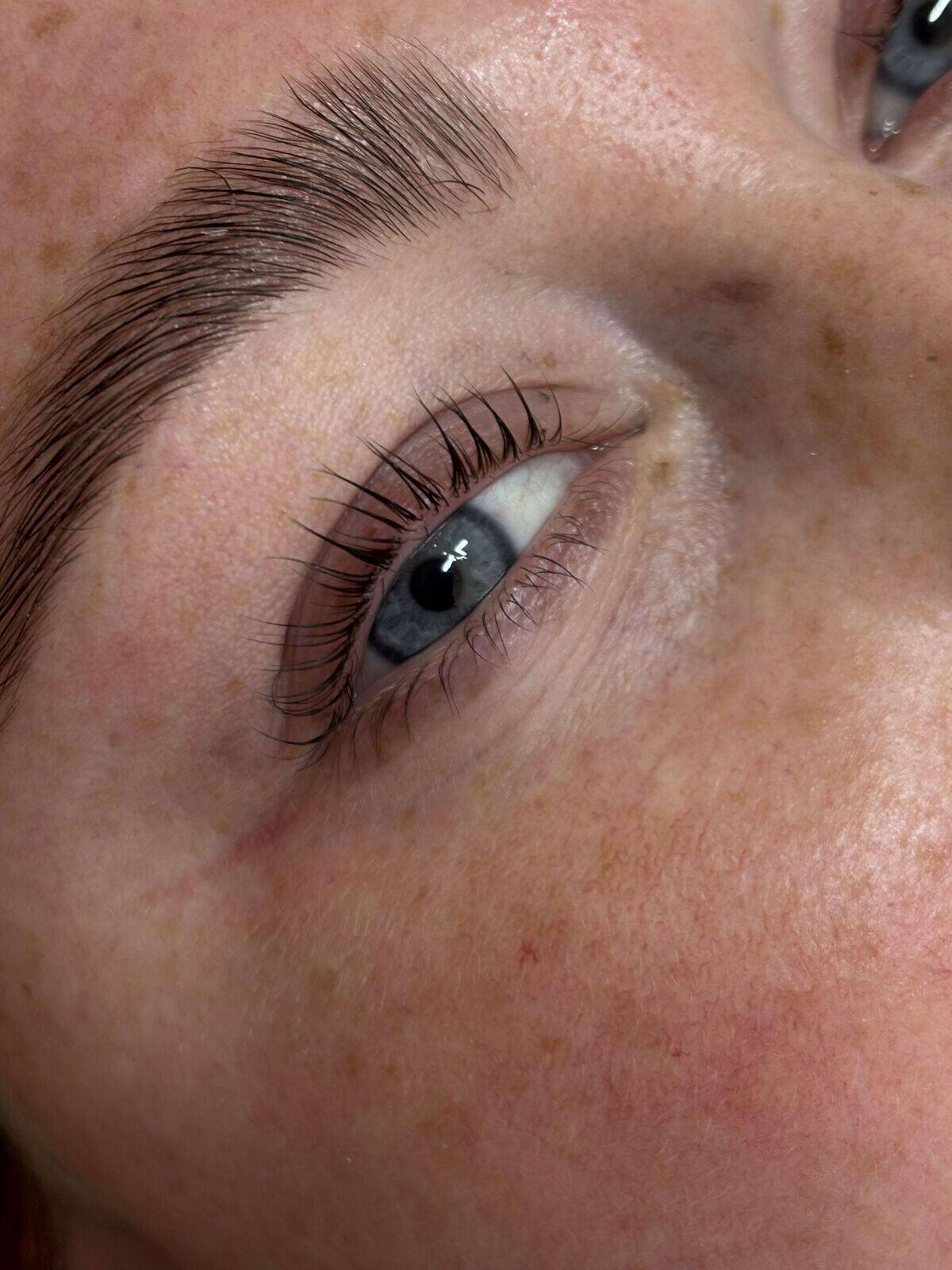 Lash lift & tint
