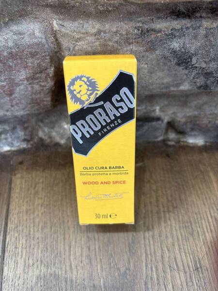 Proraso wood and spice beard oil