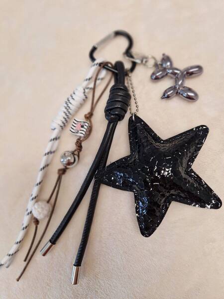 Porte-clé/ Bijou de Sac Noir et blanc