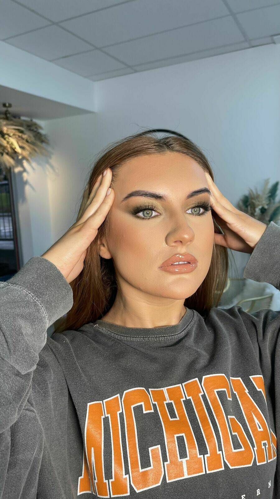 Full glam makeup by Anna Stewart