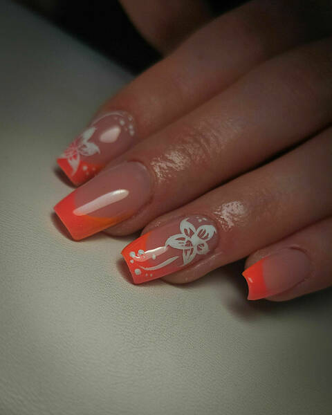 Manucure gel longueur nail art complexe