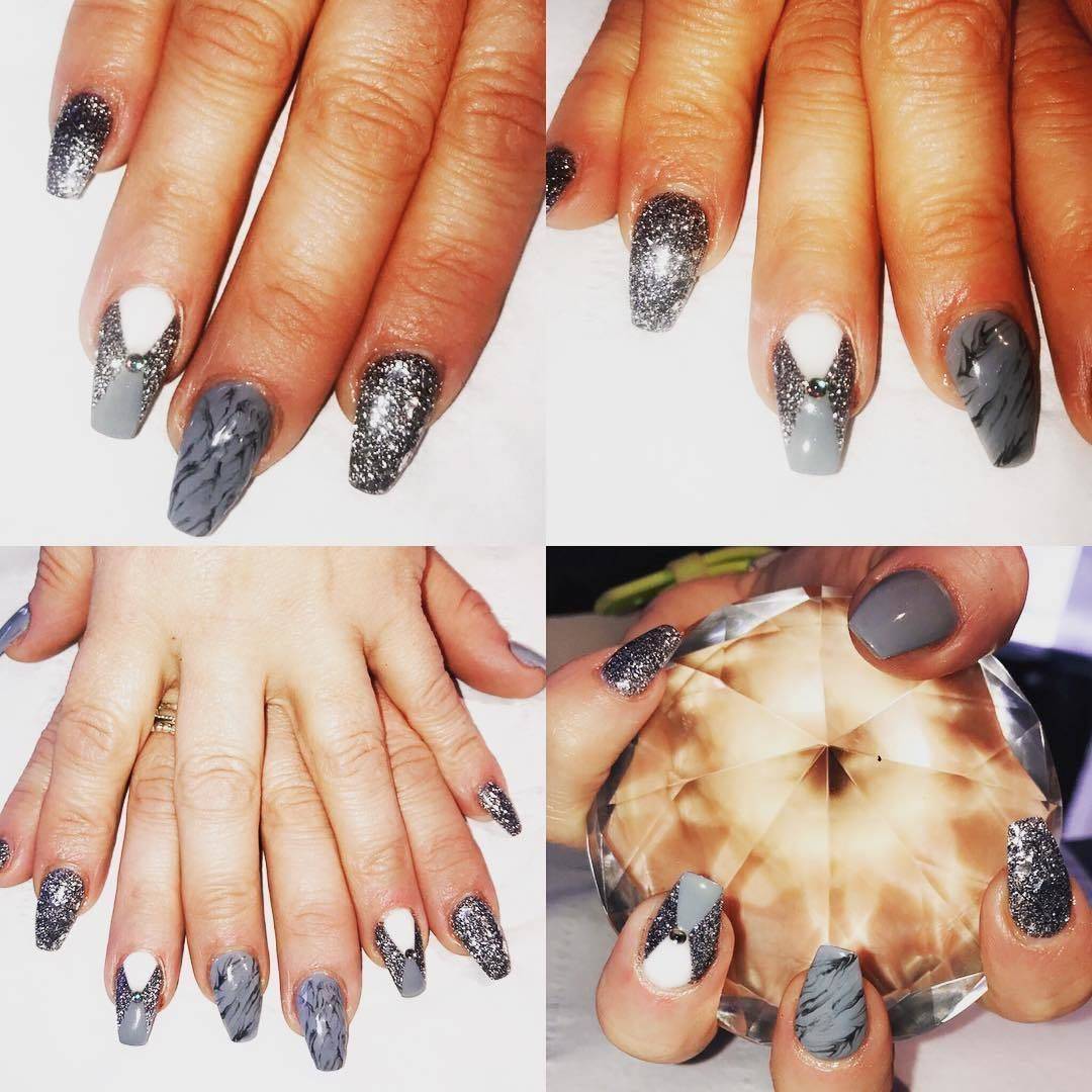  in love.... #acrylicnails #inspiredbylizguild #nails #nailsofinstagram #nailsoftheday #instanails #cjp #cnd #marblenails