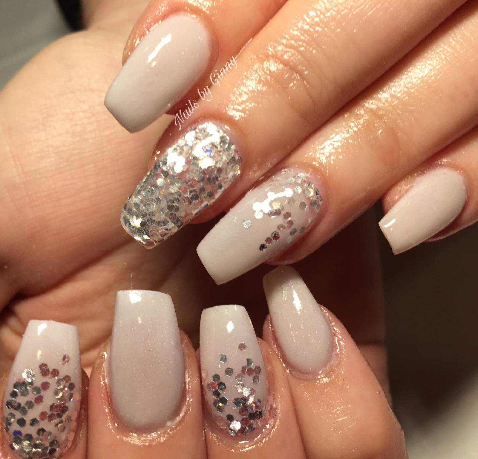 Happy hump day.. half way through a busy week for me.. who is looking forward to their weekend? ‍♀️