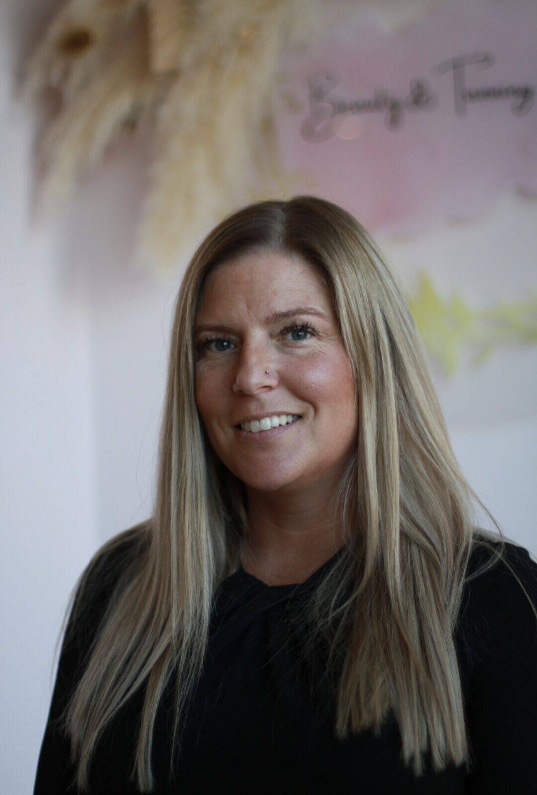 Debbie ♡ Beautician 