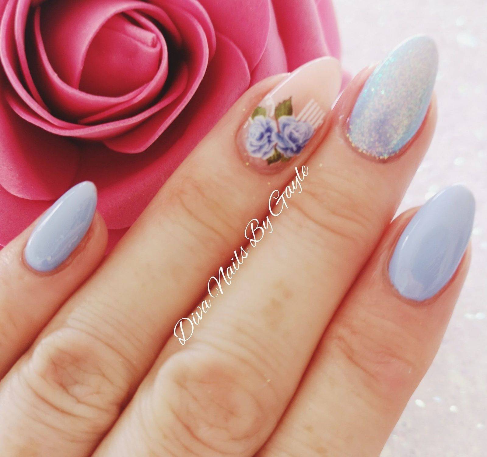 Blue sky magpie with Elsa Glitter