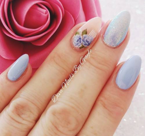 Blue sky magpie with Elsa Glitter