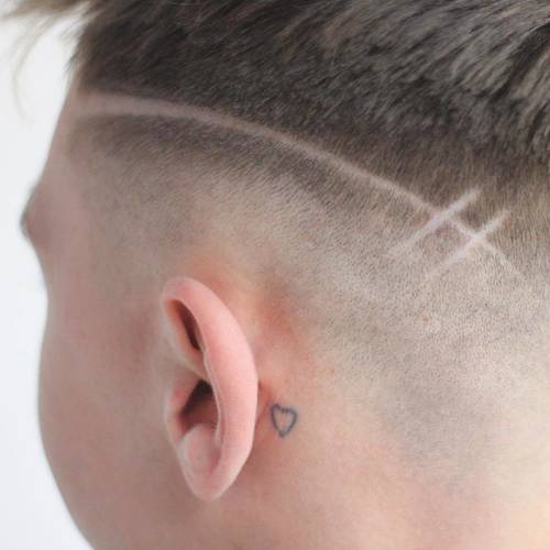 3 Barbers in tomorrow lads so make sure you beat the weekend rush .✂️ close up skin fade with a little detail from the other day ✂️