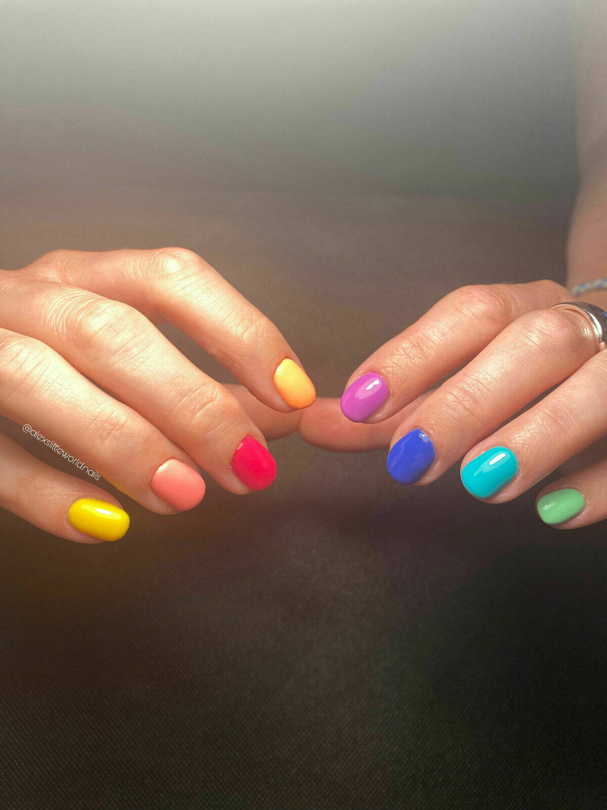 Gainage & Vernis Semi-Permanent Multicolore 