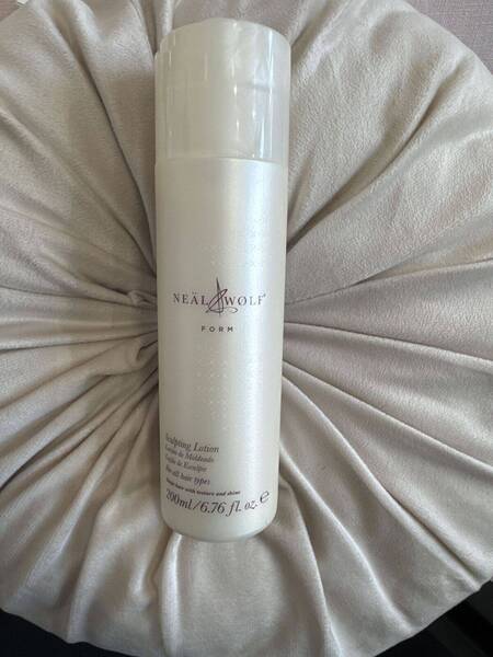 NEAL&WOLF Form Sculpting Lotion