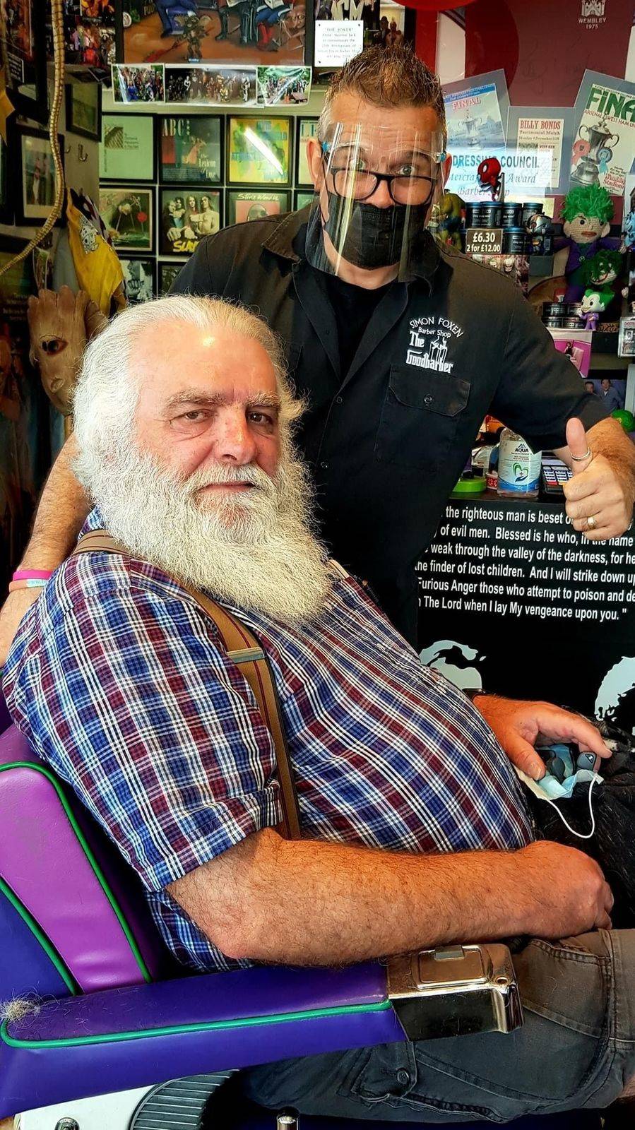 What a great surprise this morning 😁👍.  Having missed his Pre-Christmas Eve trim up for the big night back in Christmas 2020, Santa finally got a trim up🎅🌲🎅