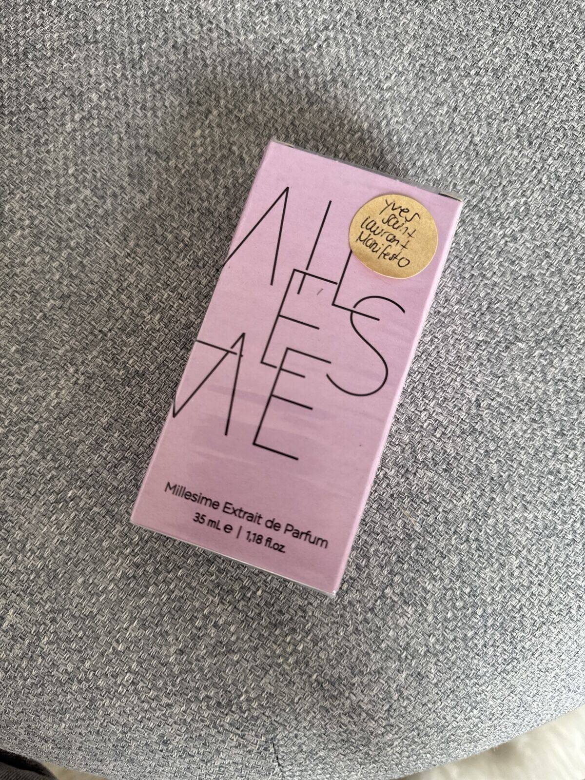 Yves Saint Laurent - Manifesto 