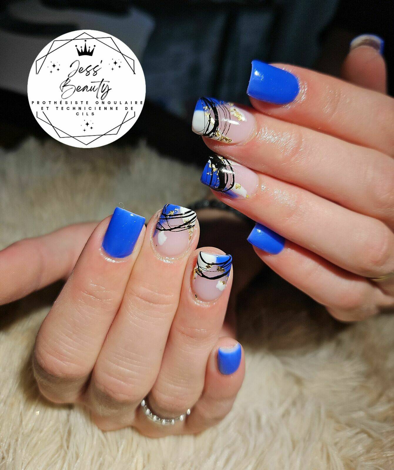 Pose capsules et nailart 