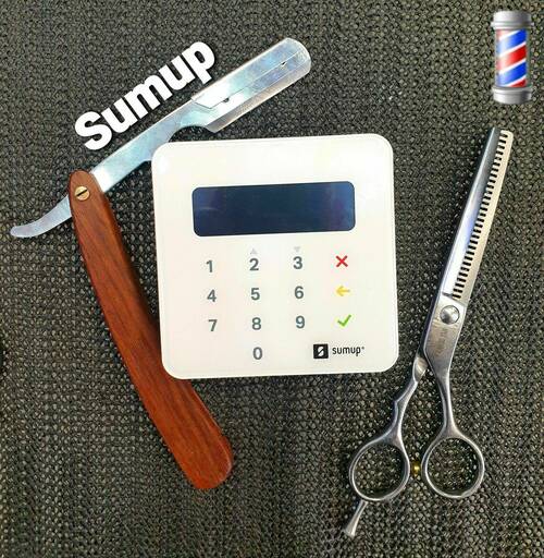 Contactless payments/credit cards/cash available