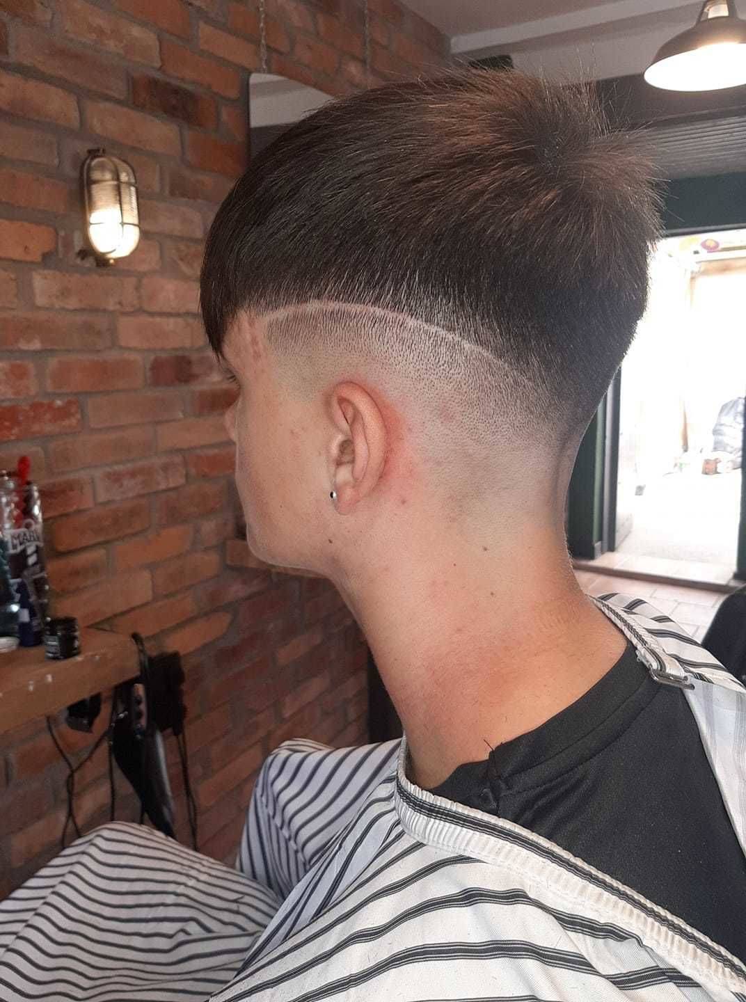 Mid fade  with hard line.