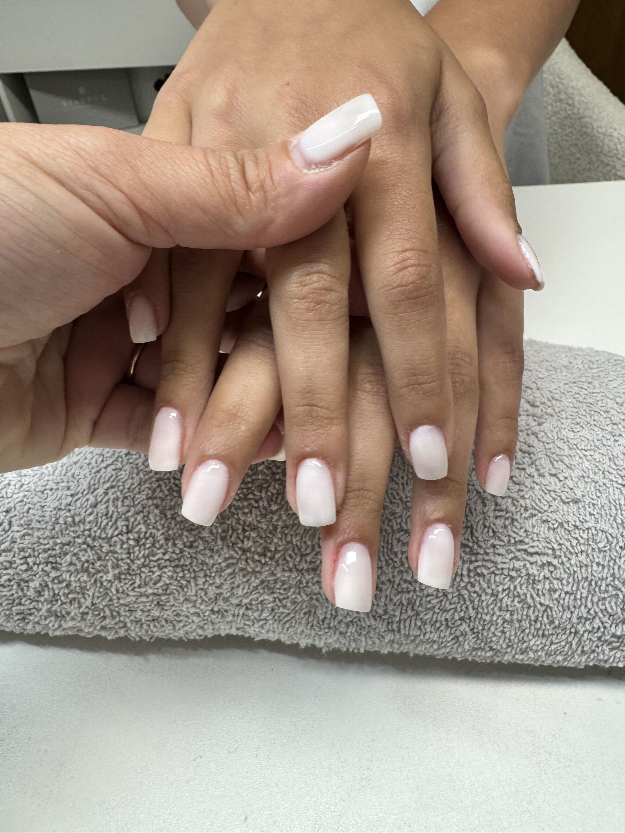 Russische Maniküre mit Gellack 