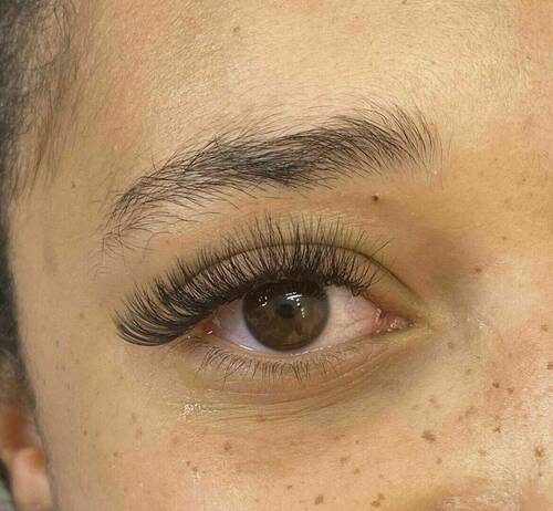 Pretty Little Beauty/ Luci