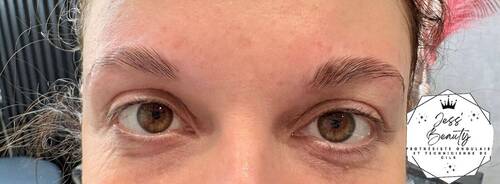 Browlift avec coloration 