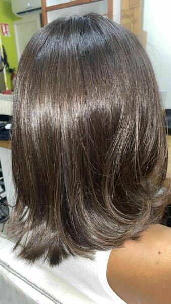 Lissage au Tanin sur cheveux caucasiens dévitalisés