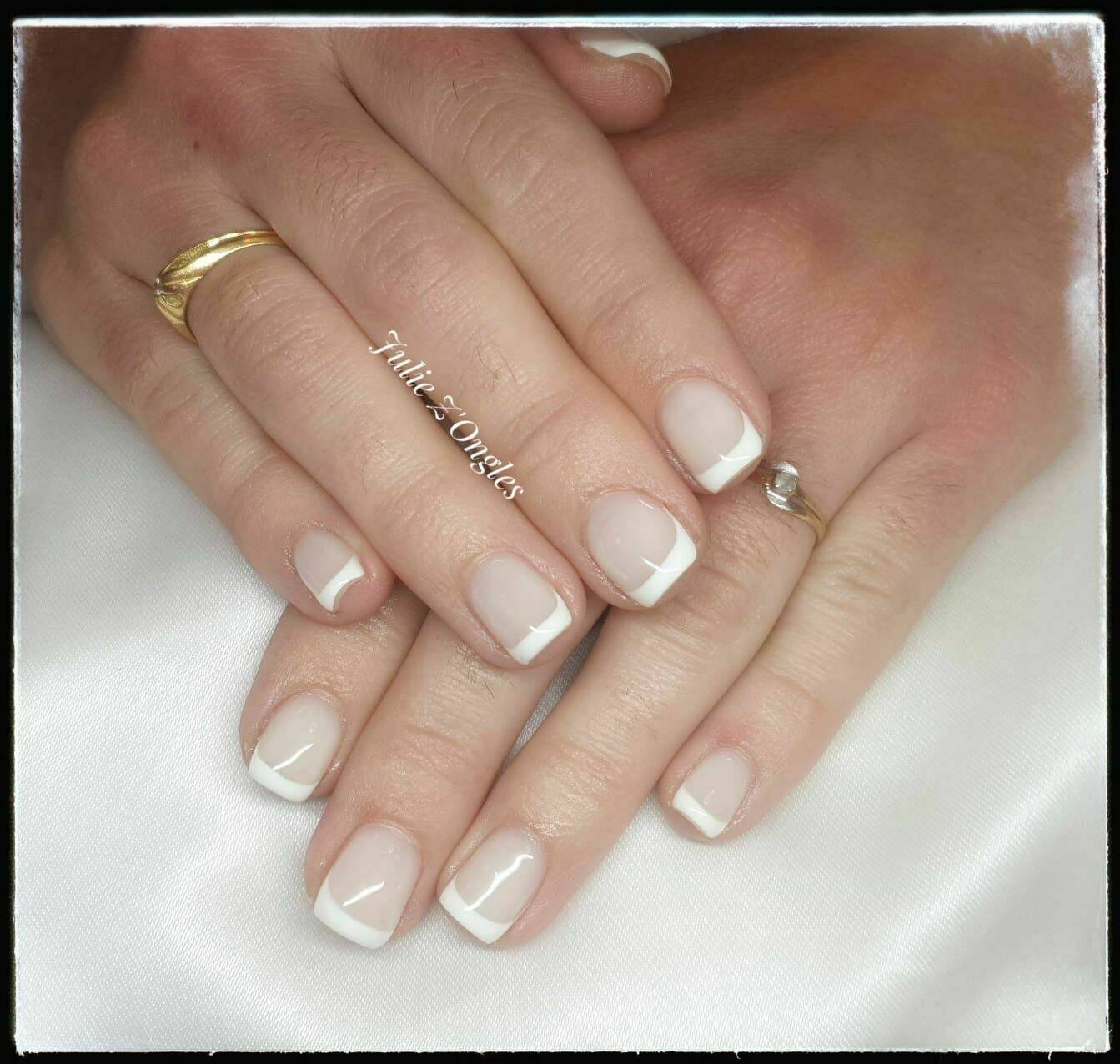 Renfort semi permanent et french sur blanc laiteux 