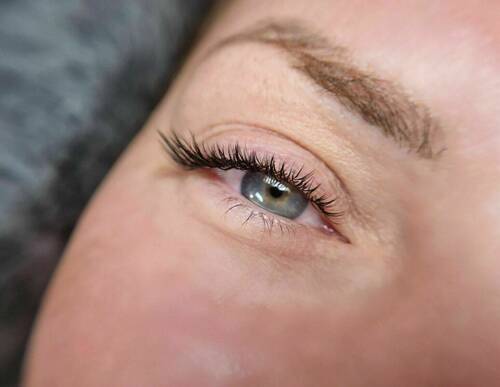 Volume mascara (wet)