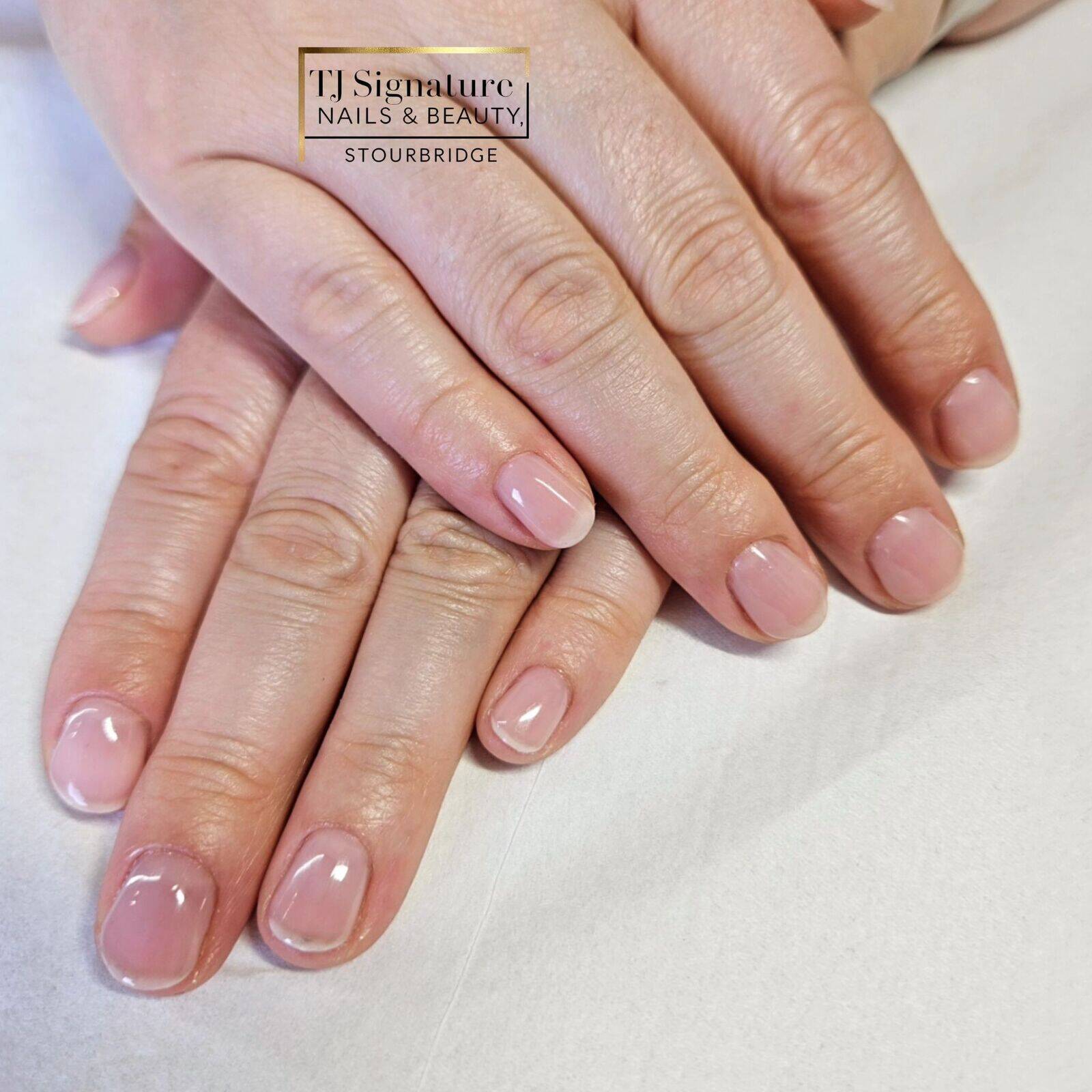 For anyone needing a natural look, our 'Put it in Neutral' O.P.I. Gel Polish delivers. Enjoy the strength and durability of gel, keeping your nails healthy and impeccably natural.