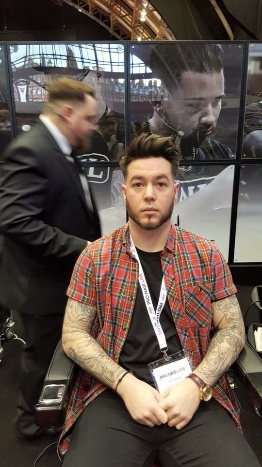 Davie on stage at Manchester with Wahl 