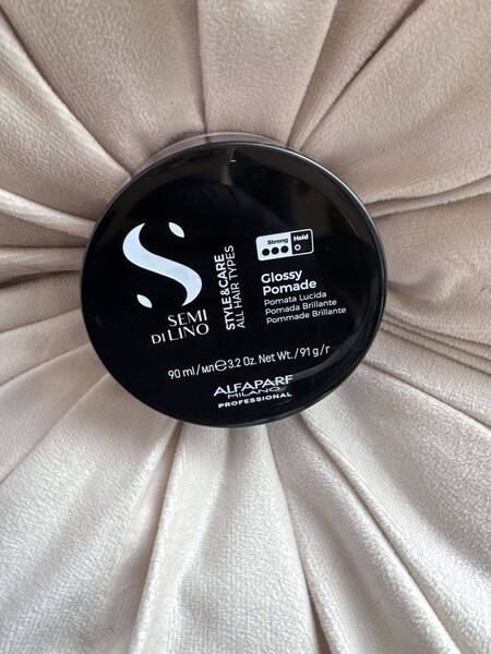Semi DiLino Glossy Pomade
