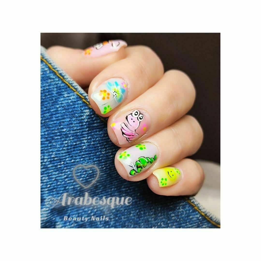 Gainage et nail art à main levée 