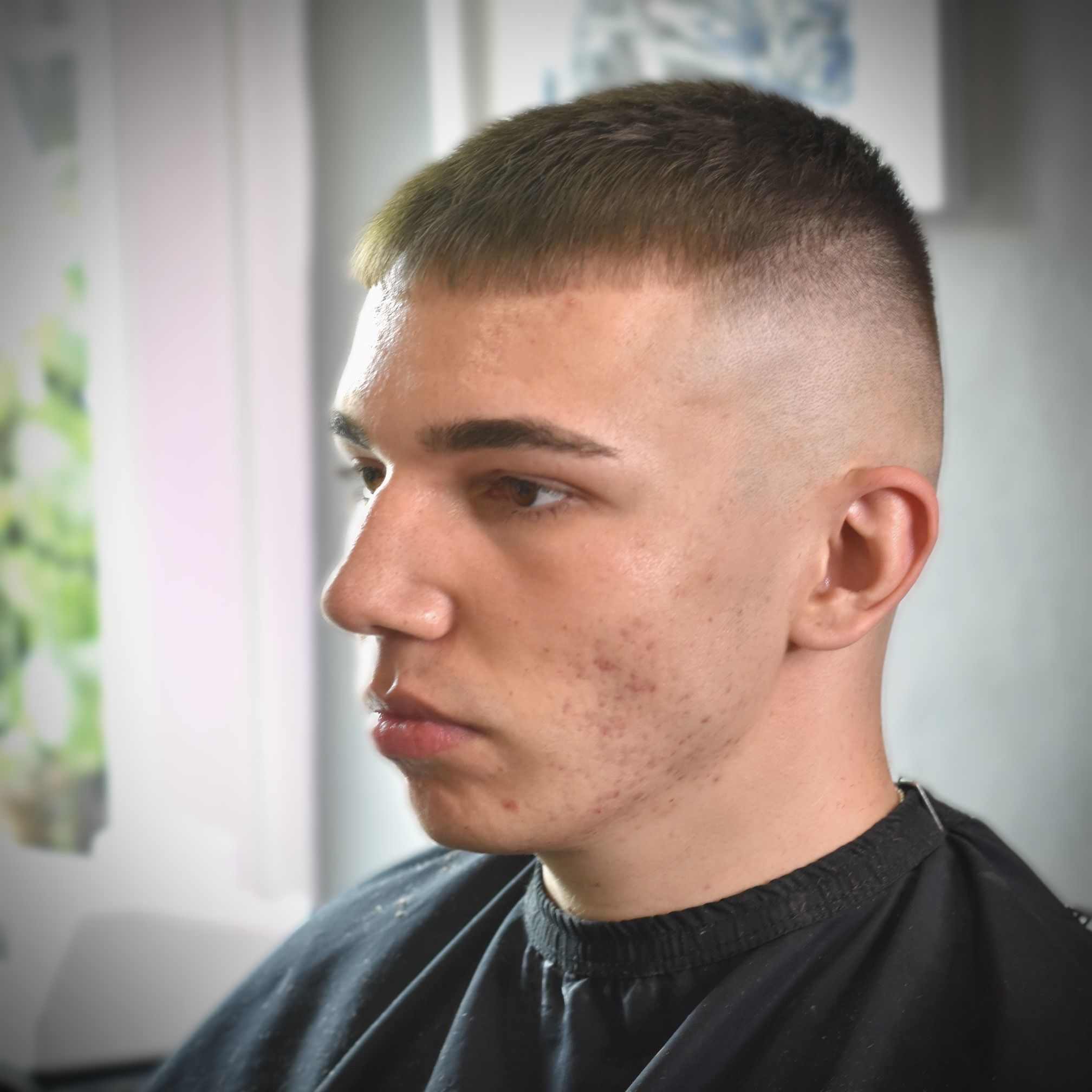 High skin fade men’s hair 