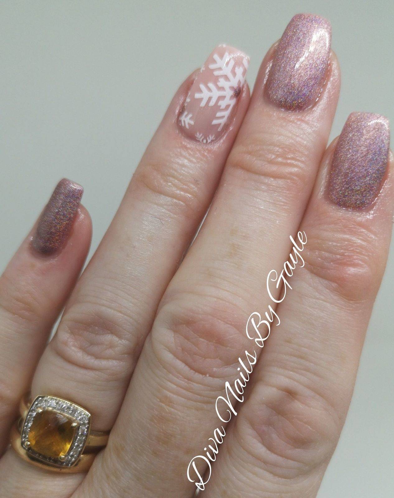 A delicate Christmas set