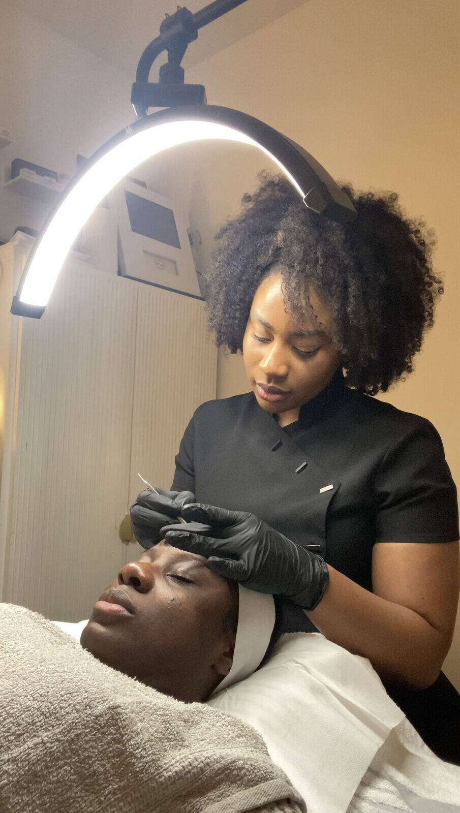 Mina – Kératothérapeute, Experte En Soins Visage &amp; Corps ✨