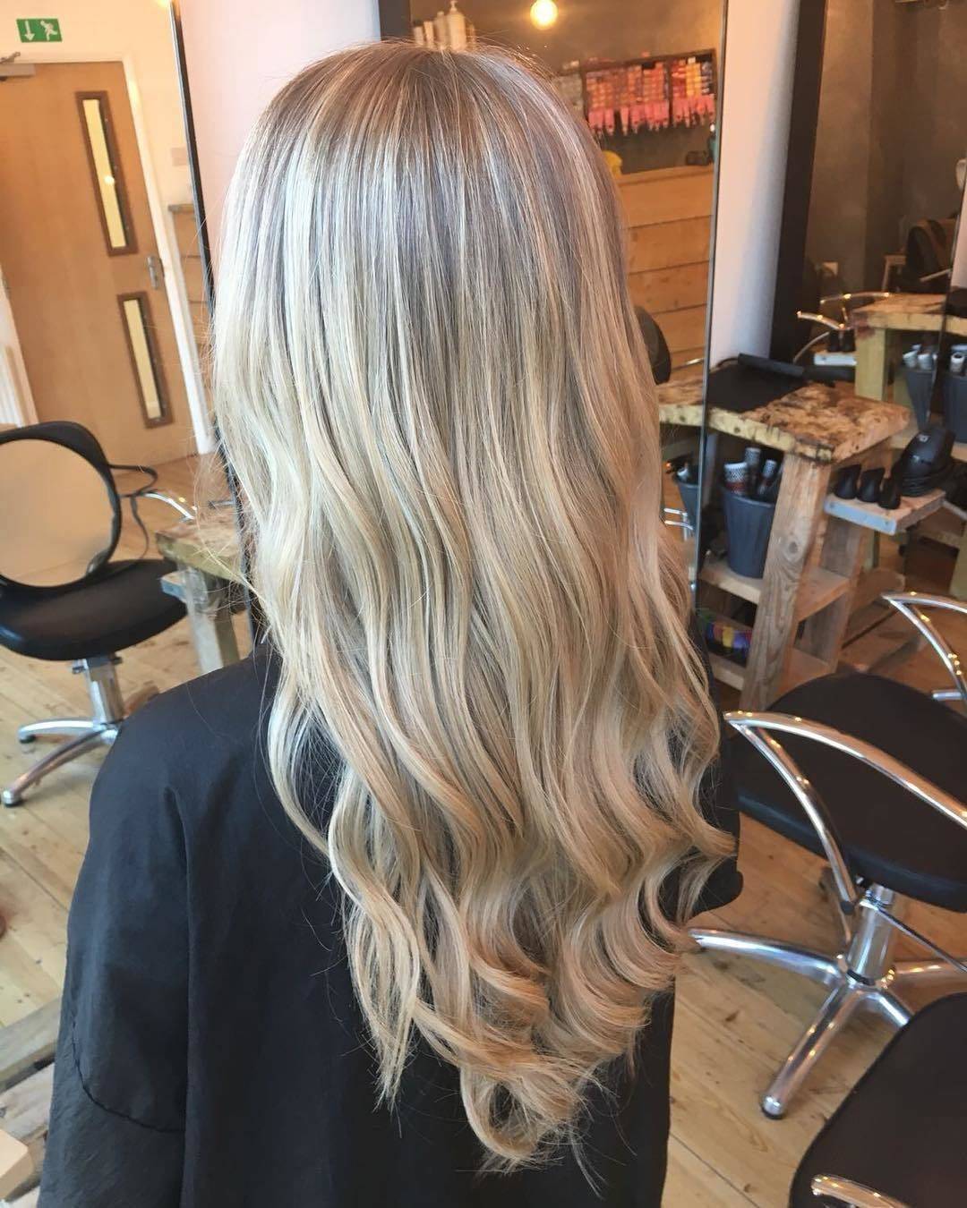 Long and blonde and healthy 

@helzpreston