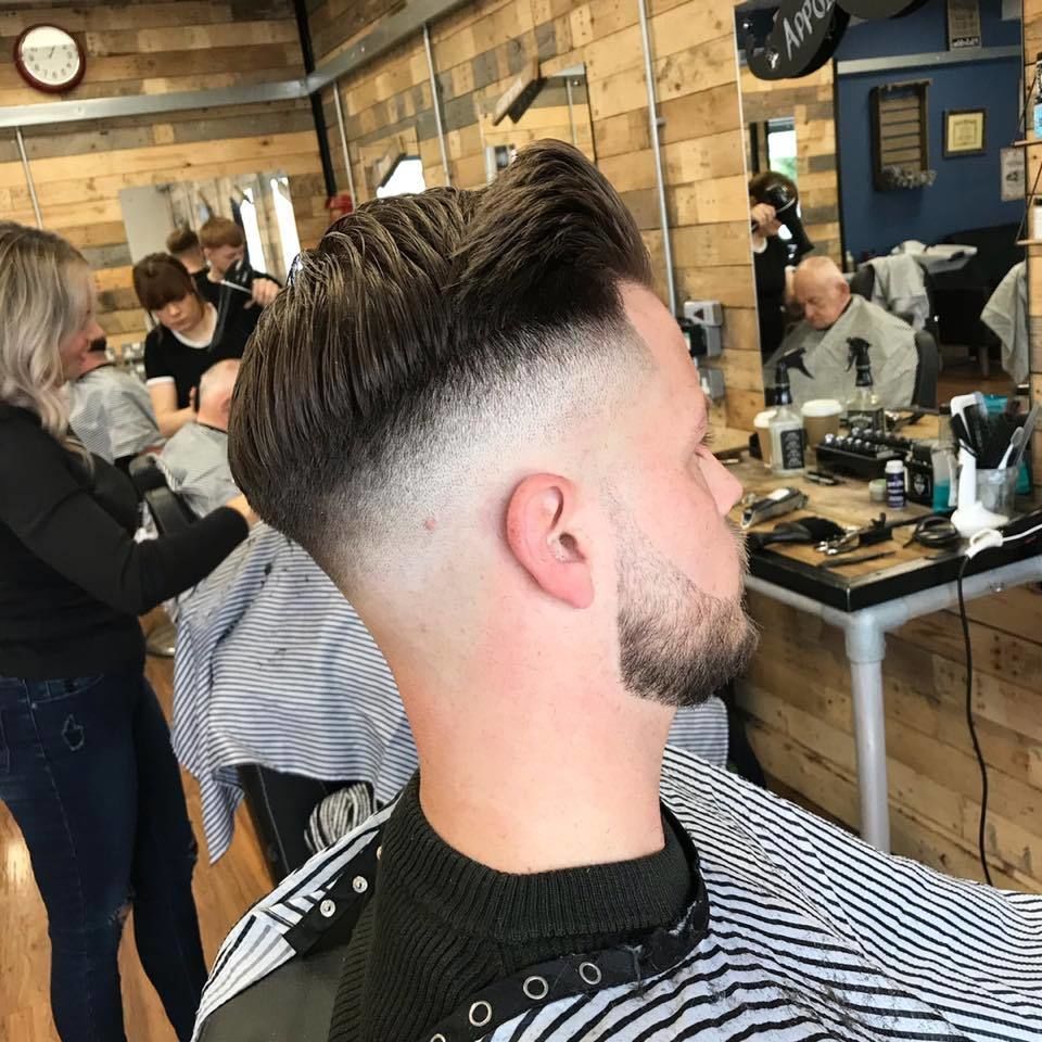 Lewis , Kelly & Dan on walk ins today ✂️