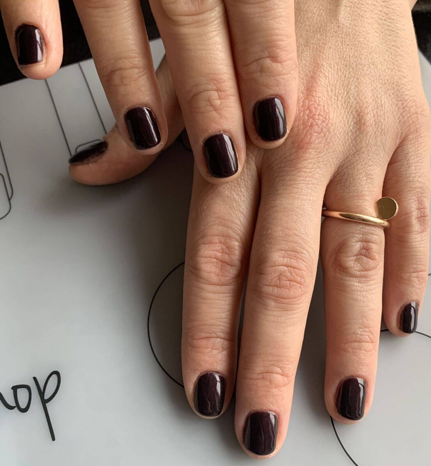 Pose de semi permanent mains 