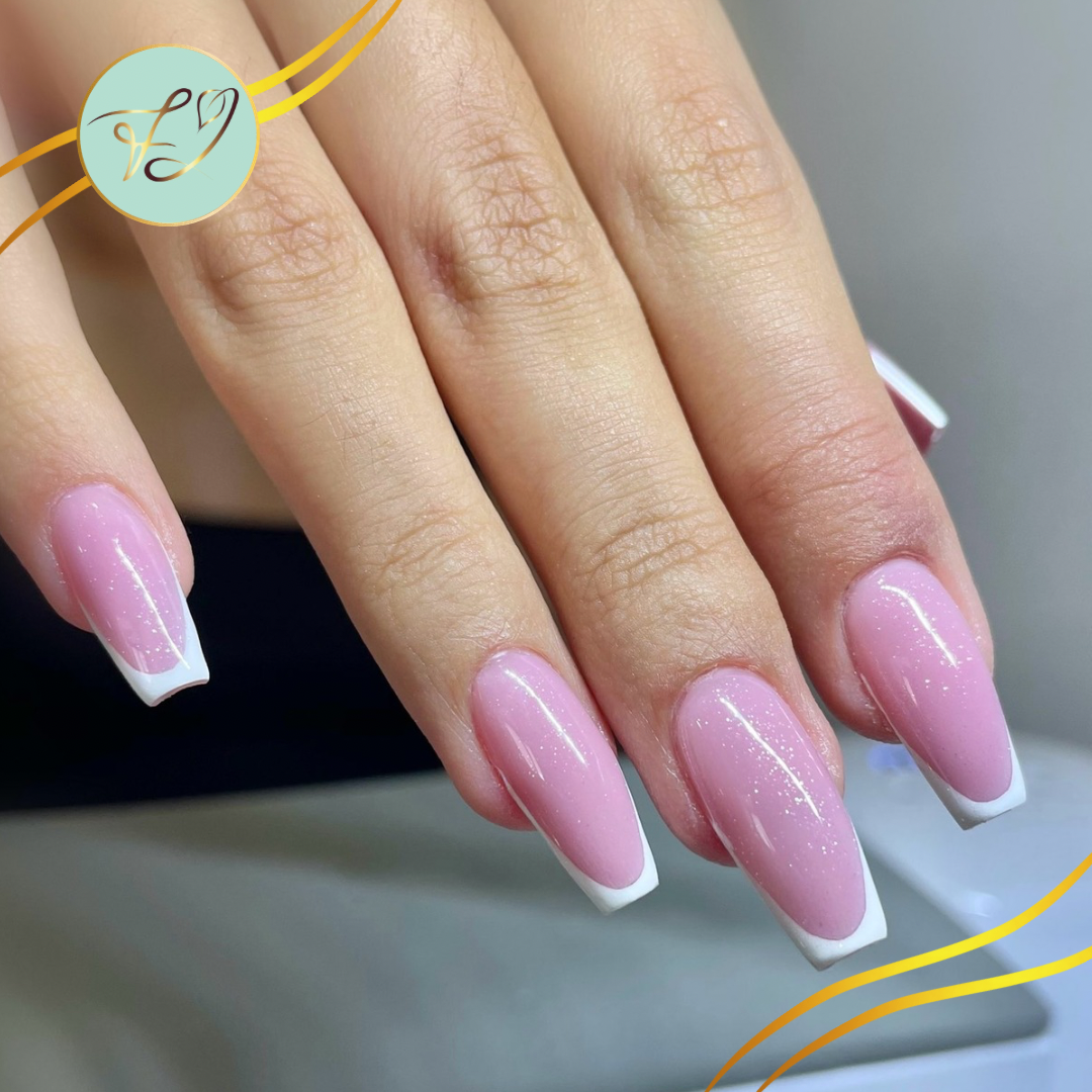 ✨ Capsule américaine avec French et une finition pailleté ✨ By Joyce 🤍