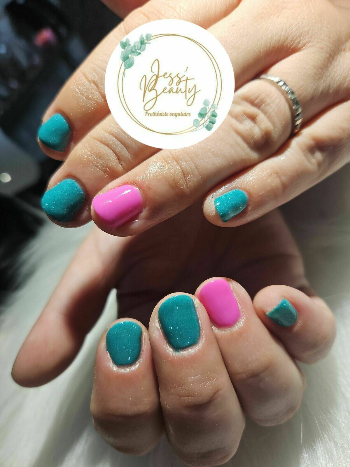 Vernis semi-permanent 