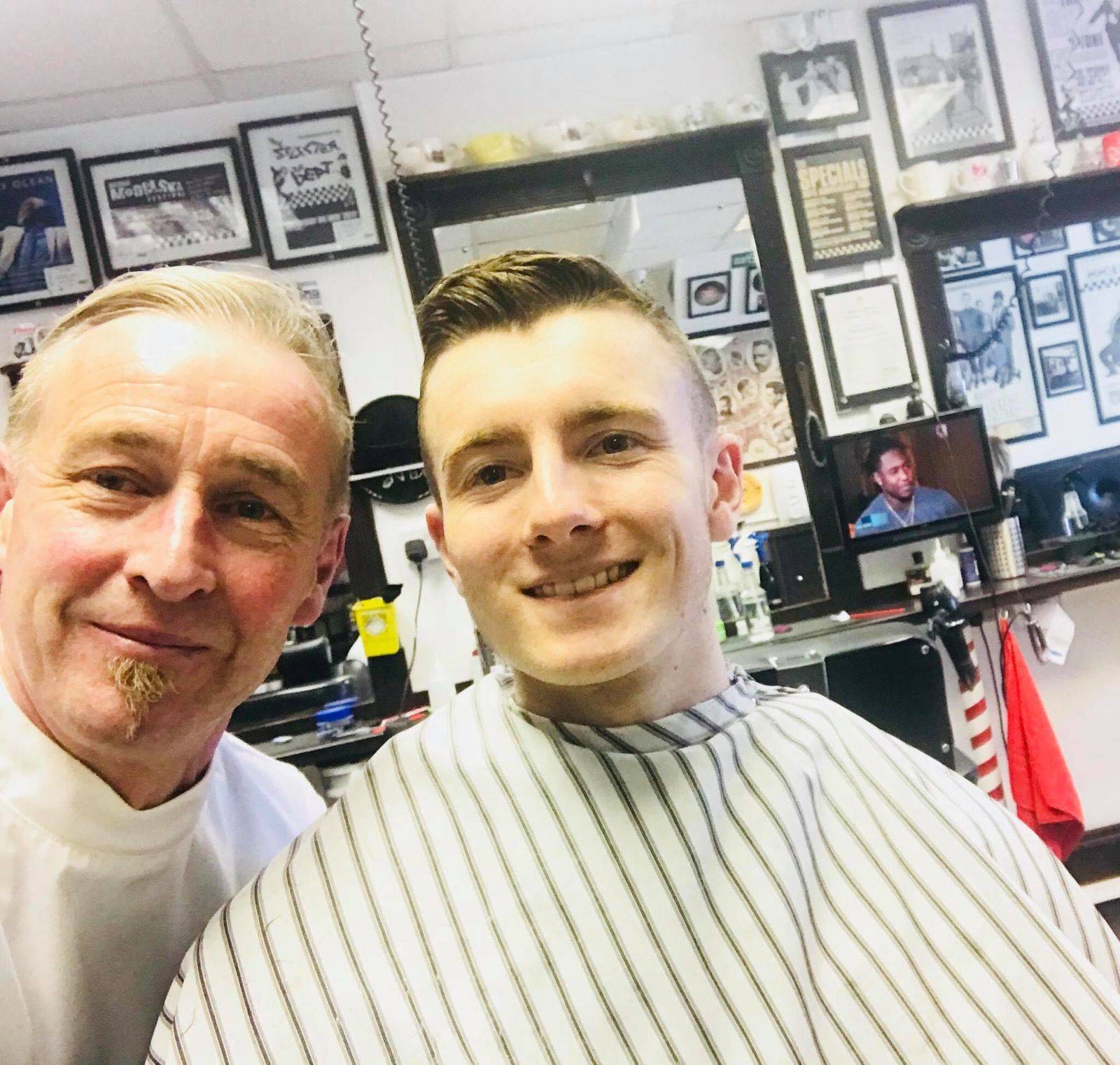 Had the youngest (at 17) to play Ice hockey for the Belfast Giants, Ross Hancock called in today on his travels, a nice lad:) a busy one! 9am-5pm tomorrow with 4 on ✂️