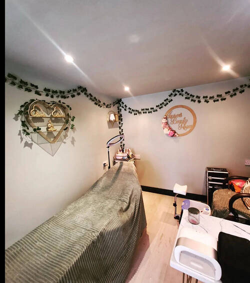 Comfy beauty bed for waxing, lashes and facials