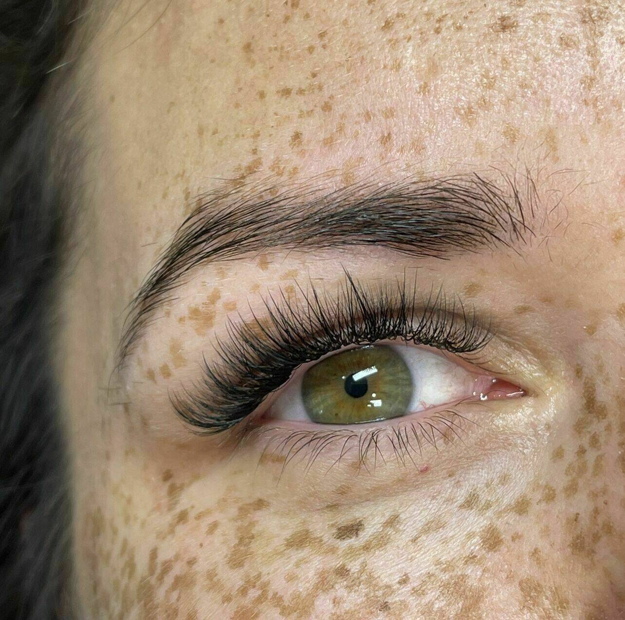Hybrid Lashes