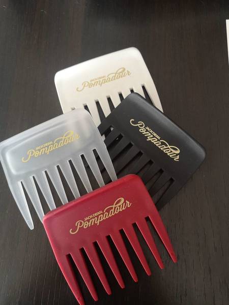 Pompadour Streaker Comb