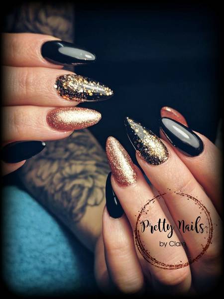 Love this Black and Rose Gold combo!