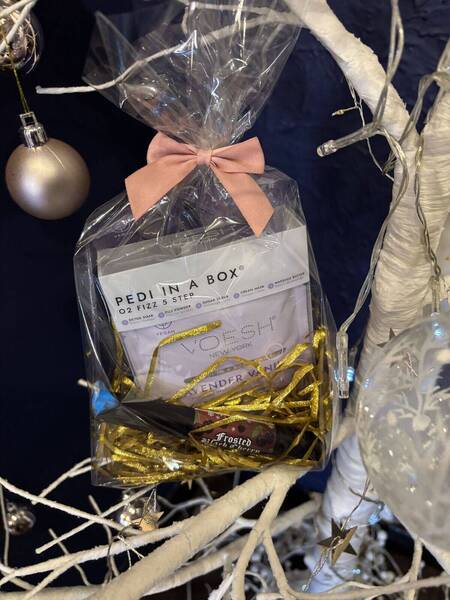 Pedi in a Box – Lavender Vanilla with Frosted Black Cherry Cuticle Pen