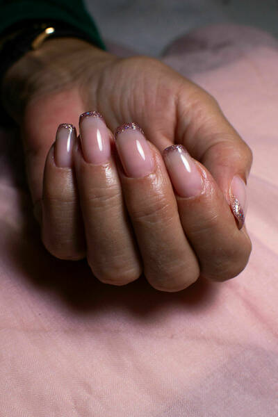 Manucure gel nail art simple