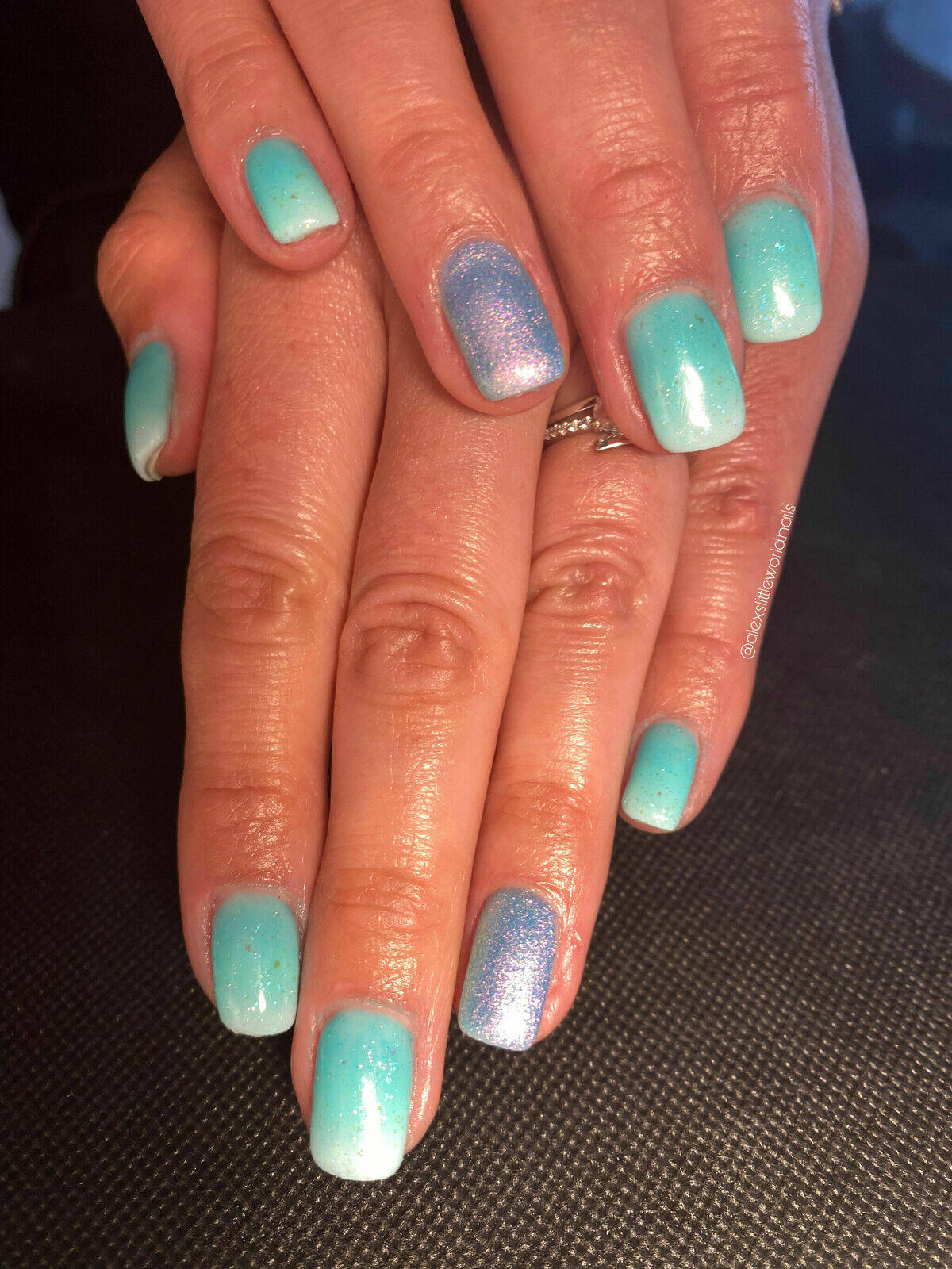 Gradient Nails Green Mint, Irene Sirene & finition pailletée Prince